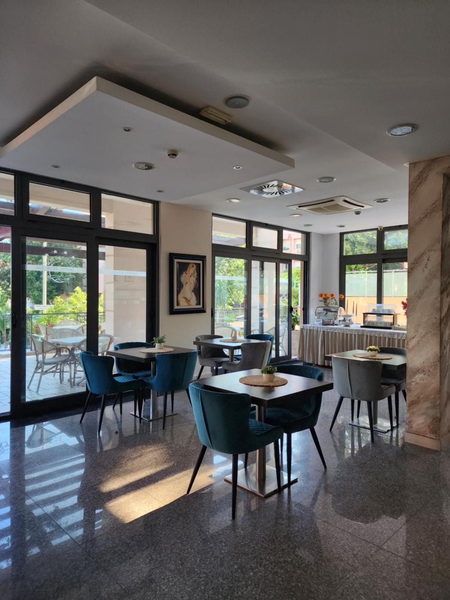 Hotel Petrovac Exteriér fotografie