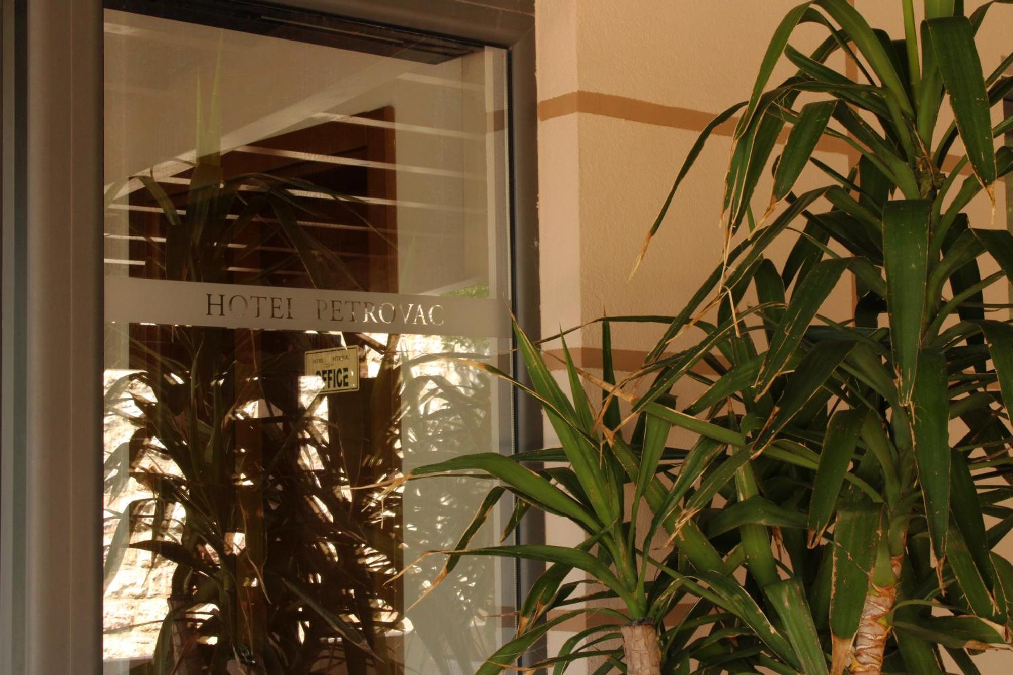 Hotel Petrovac Exteriér fotografie