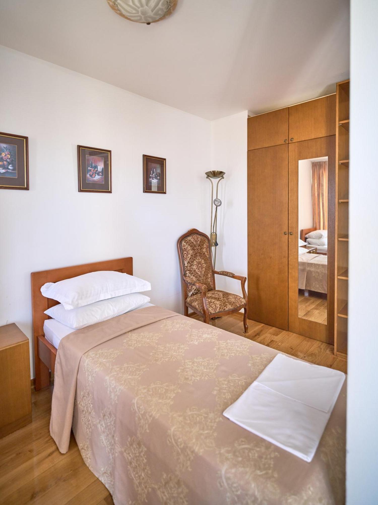 Hotel Petrovac Exteriér fotografie