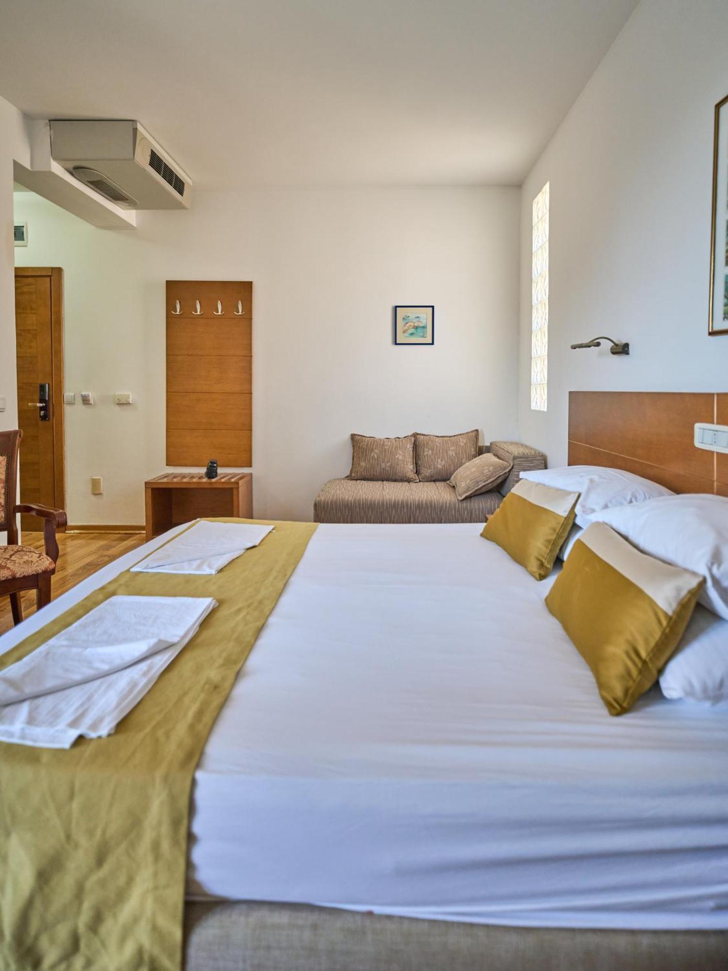 Hotel Petrovac Exteriér fotografie