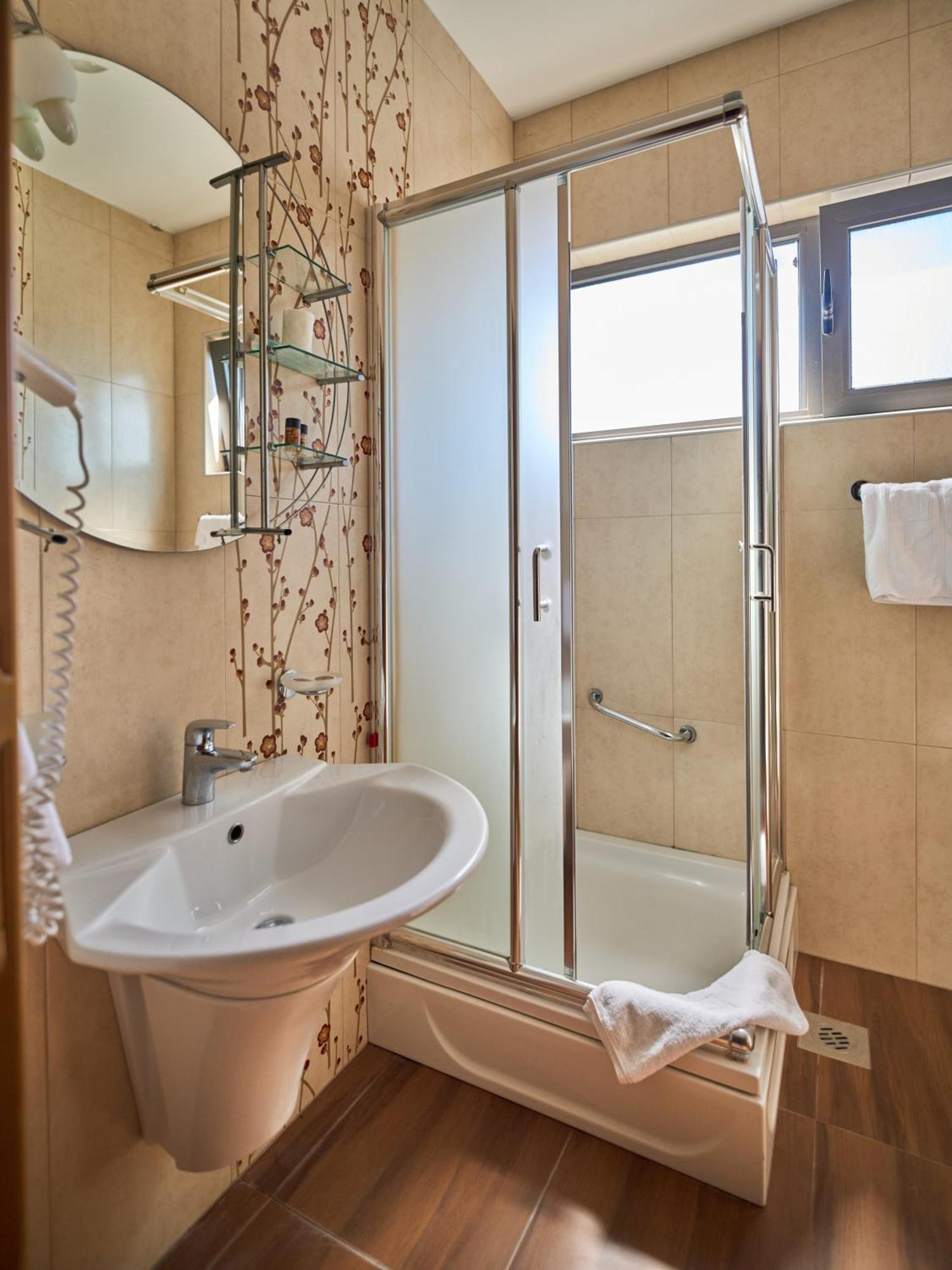 Hotel Petrovac Exteriér fotografie