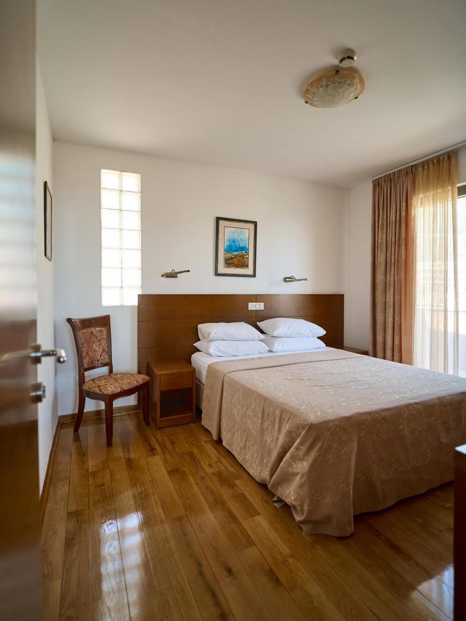 Hotel Petrovac Exteriér fotografie