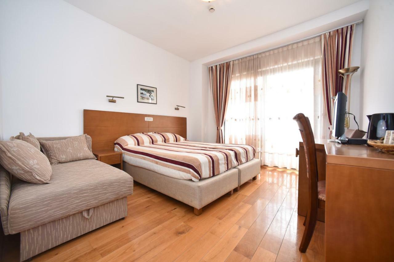Hotel Petrovac Exteriér fotografie