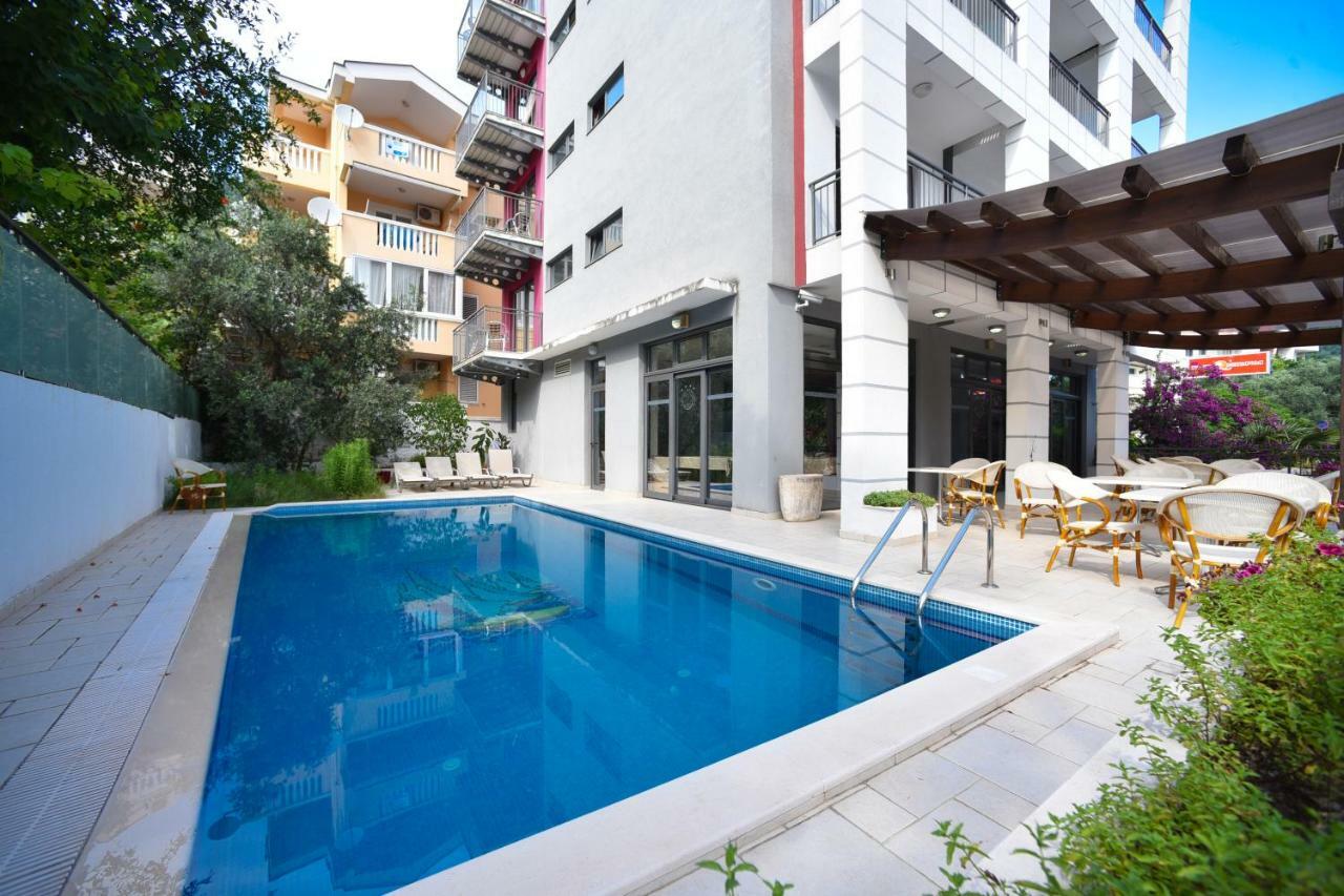 Hotel Petrovac Exteriér fotografie